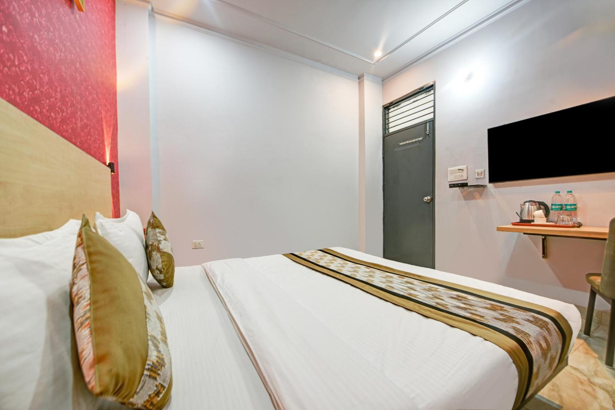 Royal Spark Inn1 - Medicity Gurugram, Near Medanta Hospital Gurgaon Ruang foto