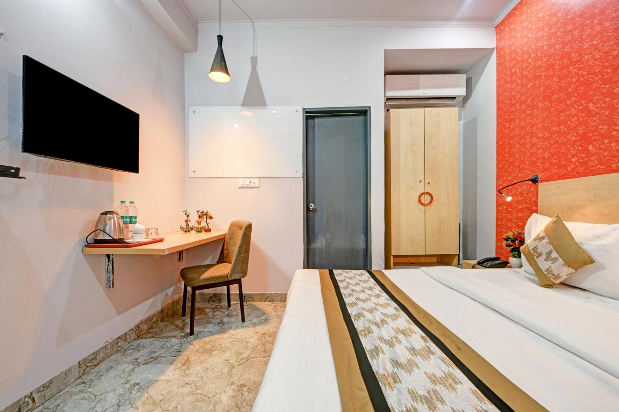 Royal Spark Inn1 - Medicity Gurugram, Near Medanta Hospital Gurgaon Bagian luar foto
