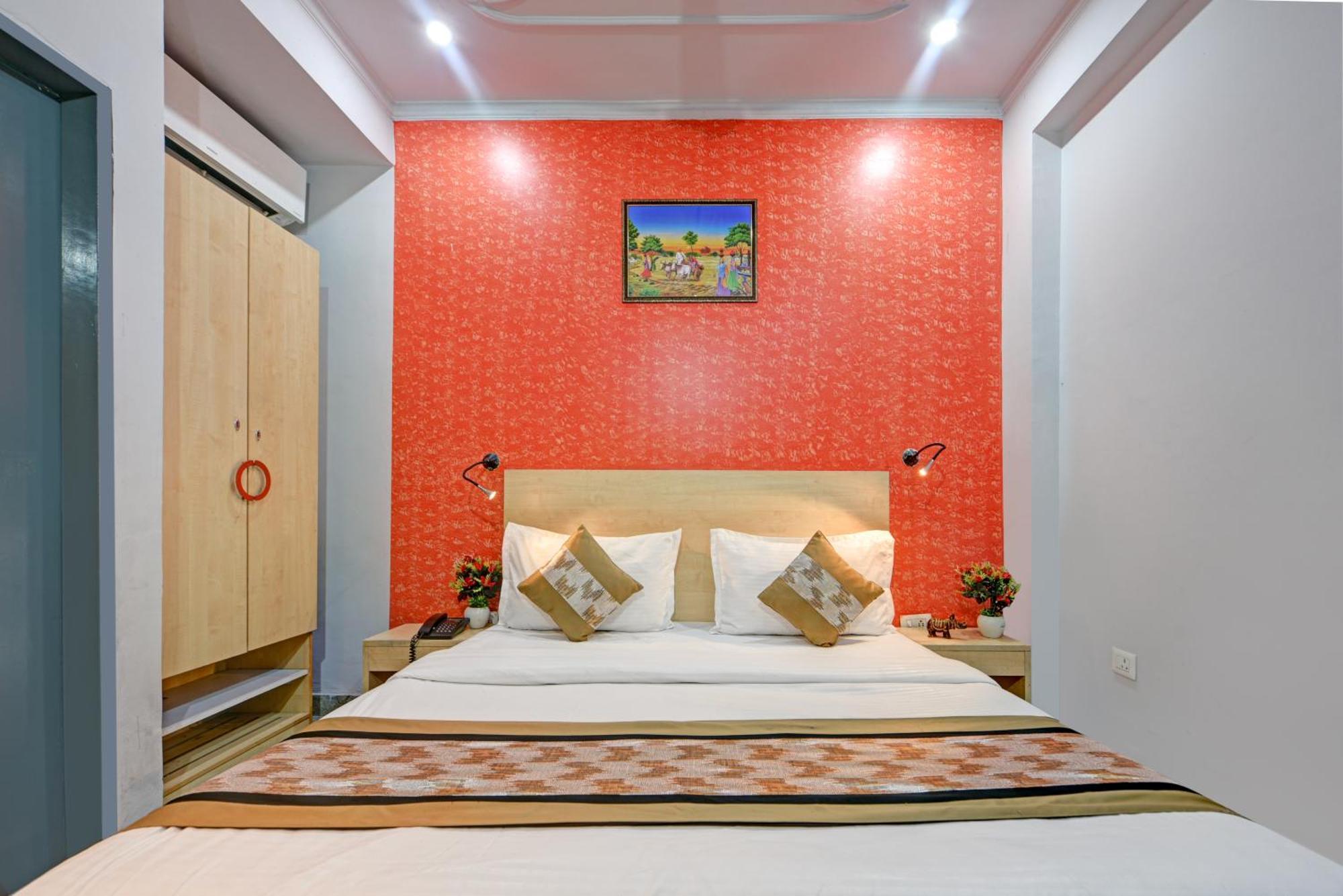 Royal Spark Inn1 - Medicity Gurugram, Near Medanta Hospital Gurgaon Bagian luar foto
