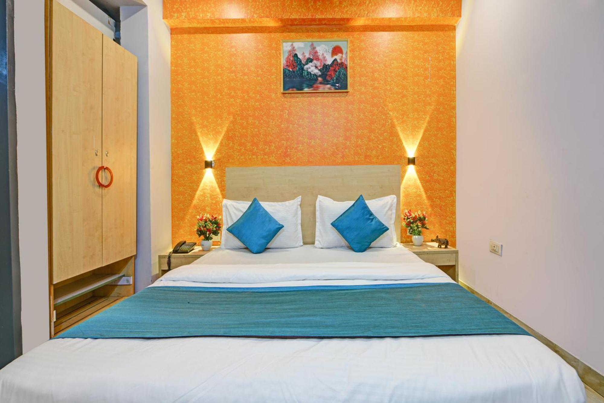 Royal Spark Inn1 - Medicity Gurugram, Near Medanta Hospital Gurgaon Bagian luar foto
