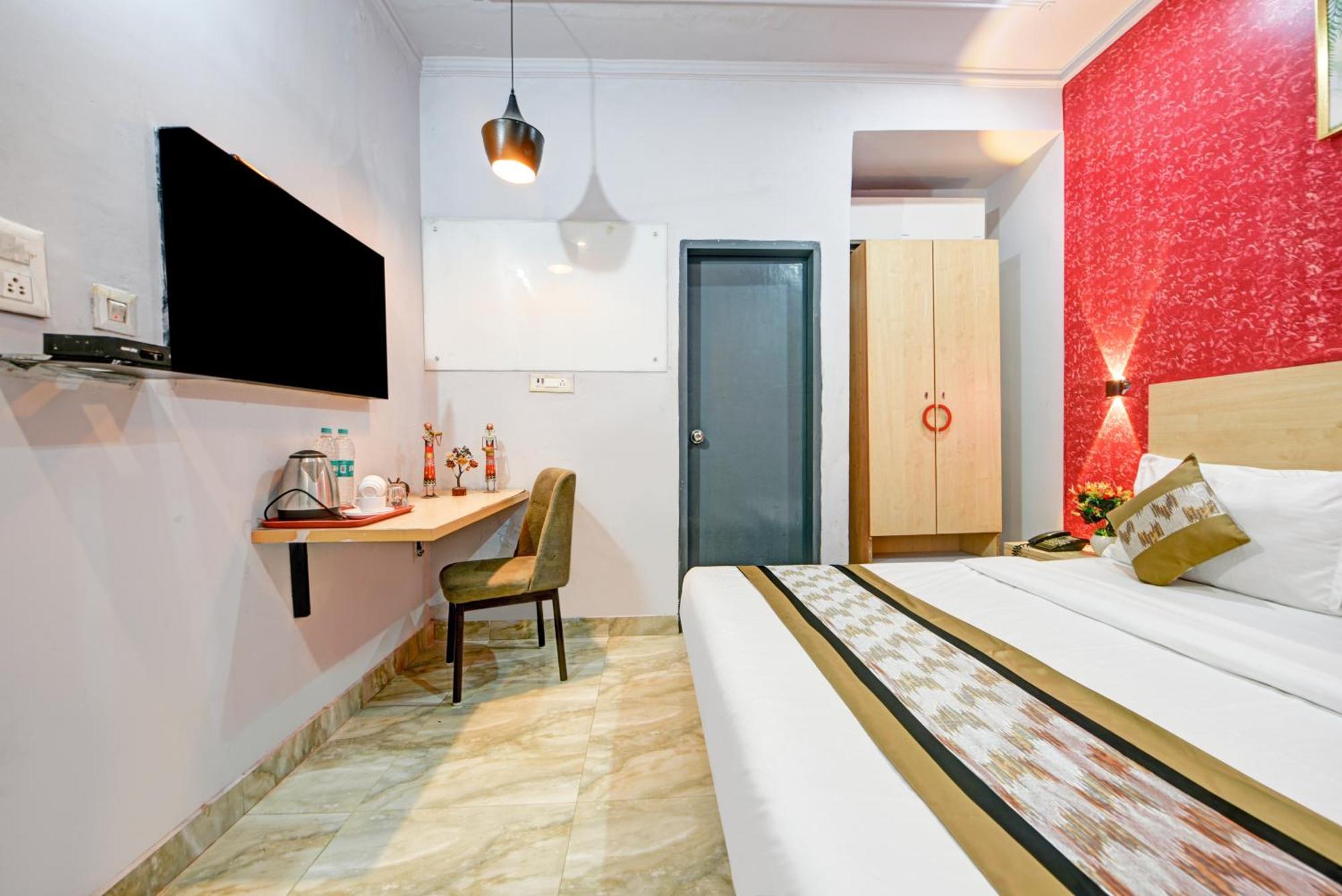 Royal Spark Inn1 - Medicity Gurugram, Near Medanta Hospital Gurgaon Bagian luar foto