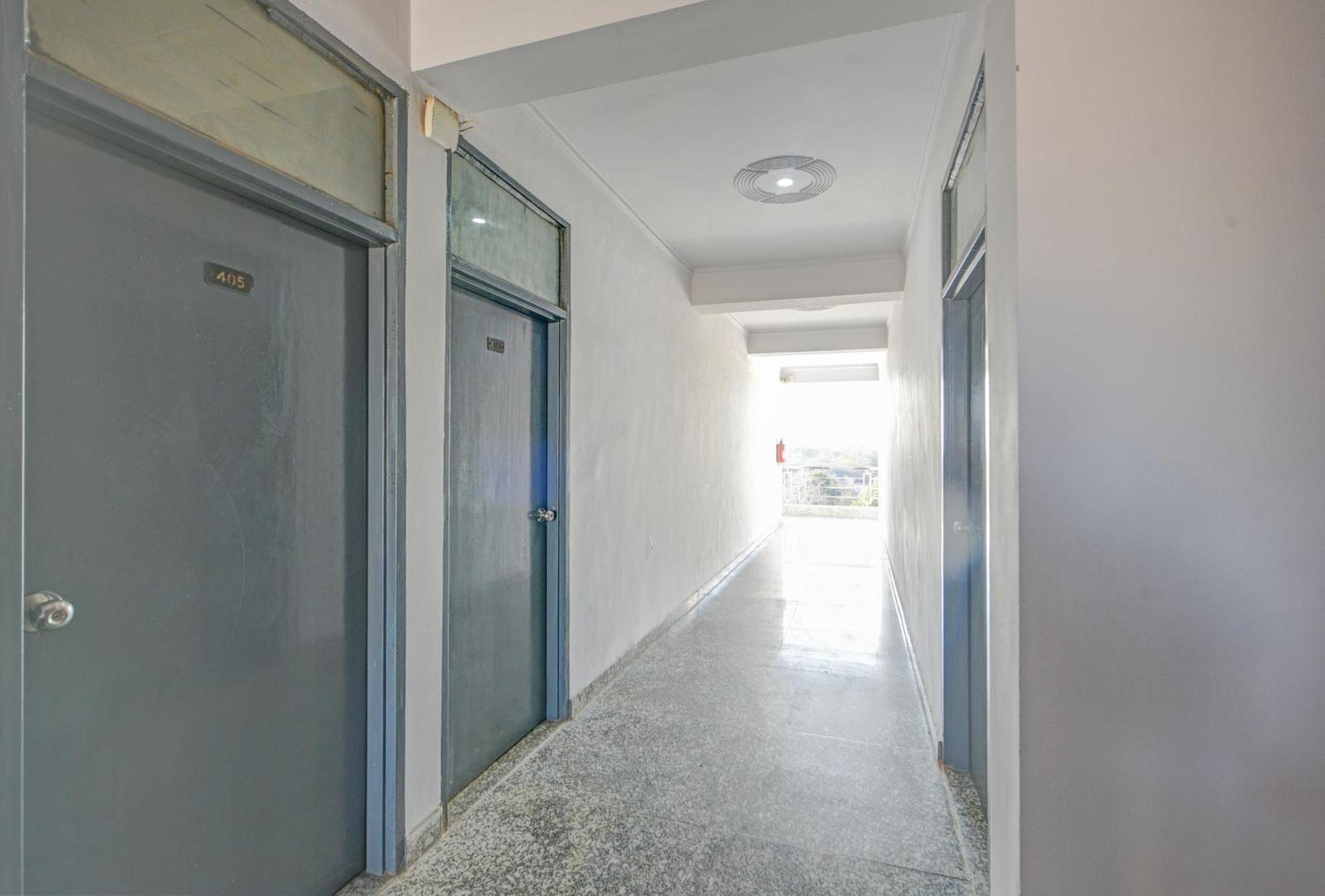 Royal Spark Inn1 - Medicity Gurugram, Near Medanta Hospital Gurgaon Bagian luar foto